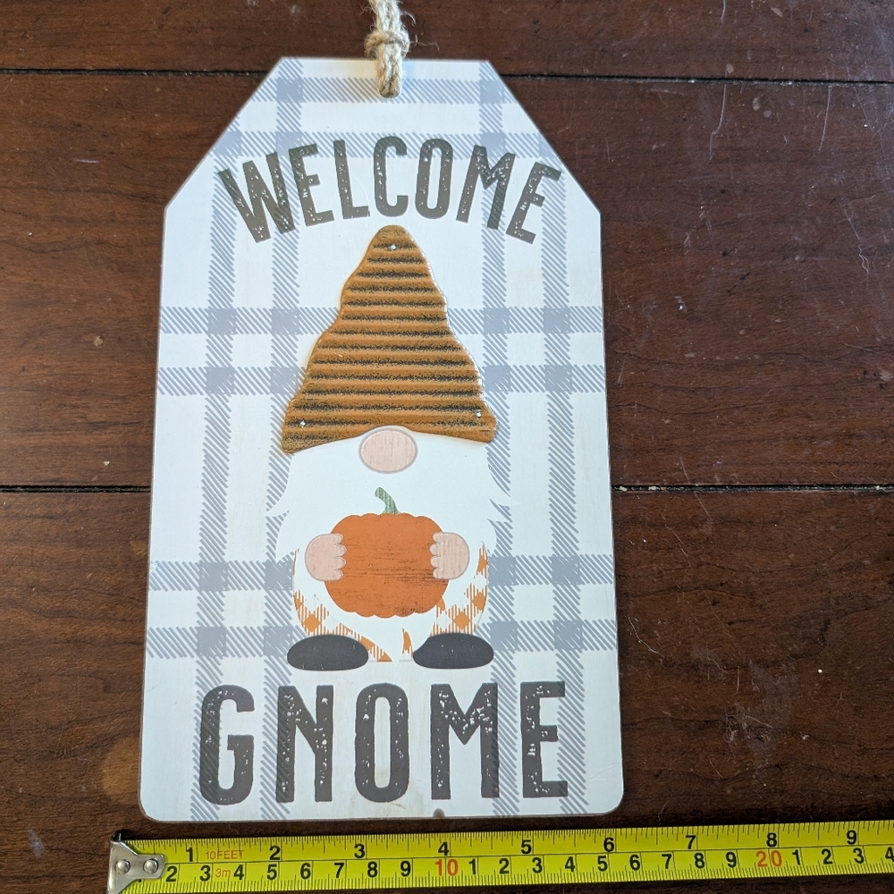 Welcome Gnome Plaid Sign